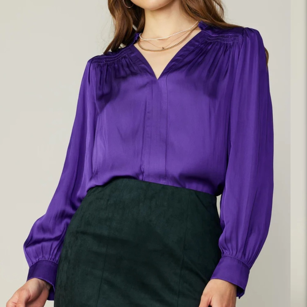 Lush Smocked Shoulder Cuffed Blouse in Purple Size S